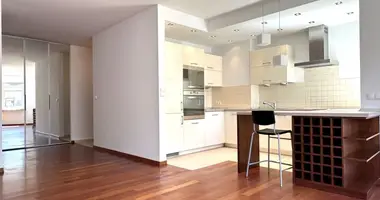 Nieruchomości komercyjne 92 m² w Warszawa, Polska