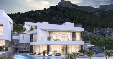 4 bedroom house in Calp, Spain
