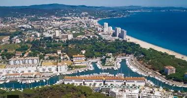 3★ Hotel for Sale on the Costa Brava Coast – €3,200,000 in Costa Brava, Spanien