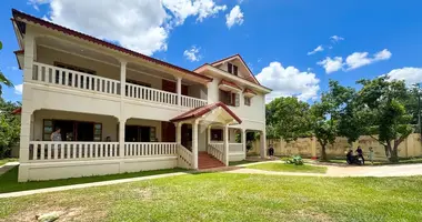 Villa 6 zimmer in Siem Reap, Kambodscha