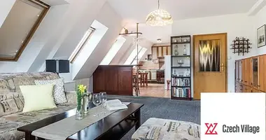 Mieszkanie 3 pokoi w Miasto Stołeczne Praga, Czechy