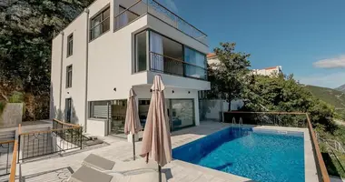 Wohnung 4 Schlafzimmer in , Montenegro