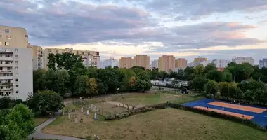 Mieszkanie 2 pokoi w Warszawa, Polska