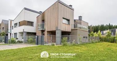 Casa 3 habitaciones en Ratamka, Belarús