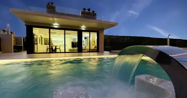 Villa 4 bedrooms in Orihuela, Spain