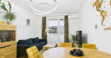 Mieszkanie 3 pokoi w Warszawa, Polska