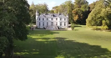 Замок 12 комнат в Orleans, Франция