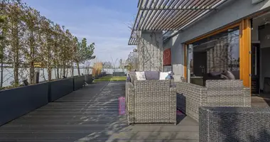 Квартира 3 комнаты в Мазовецкое воеводство, Польша