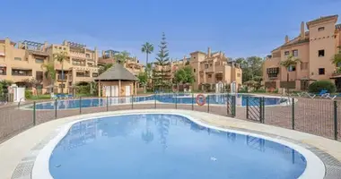 4 bedroom apartment in Estepona, Spain