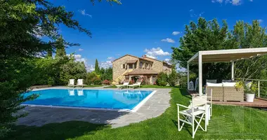 Villa en Chianni, Italia