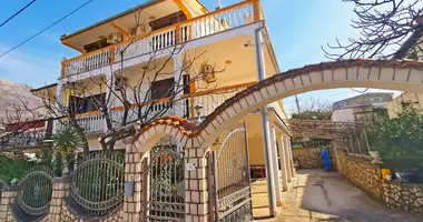Wohnung 6 Schlafzimmer in Pecurice, Montenegro