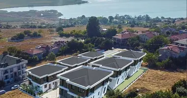 4 bedroom house in Avcilar, Turkey
