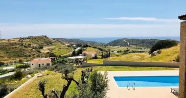 4 bedroom apartment in Parekklisia, Cyprus