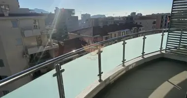 Mieszkanie 5 pokojów w Budva, Czarnogóra