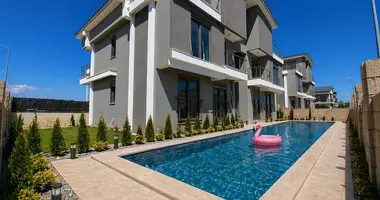 Дуплекс 5 комнат в Серик, Турция