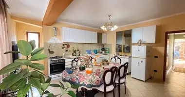 Квартира 3 комнаты в Дуррес, Албания