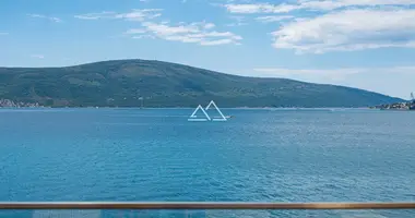 Apartamento 3 habitaciones en Tivat, Montenegro