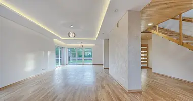 Дом в Teleiciai, Литва