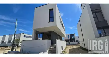 Villa 3 habitaciones en Bashkia Durres, Albania