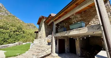 Haus 5 zimmer in Rijeka Crnojevica, Montenegro