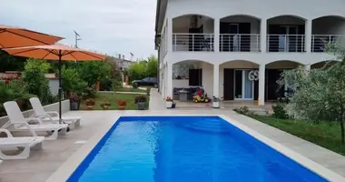 Отель 365 м² в Пореч, Хорватия