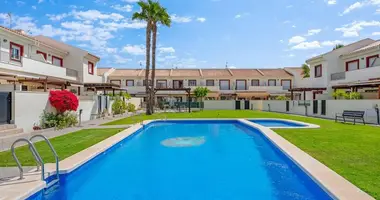 Maison 3 chambres dans Urbanizacion Dona Pepa, Espagne
