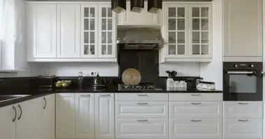 Commercial property 79 m² in Warsaw, Poland