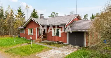 Haus 4 zimmer in Kouvola sub region, Finnland