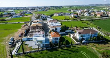 Villa en Dromolaxia, Chipre
