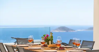 Villa 5 bedrooms in Alanya, Turkey