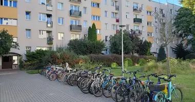 Mieszkanie 2 pokoi w Warszawa, Polska