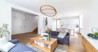 Casa 7 habitaciones en Piaseczno, Polonia