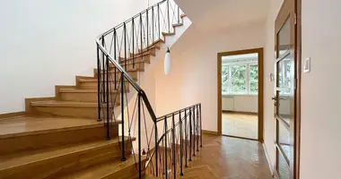 Дом в Варшава, Польша