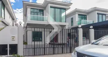 Villa 3 bedrooms in Svay Thom, Cambodia