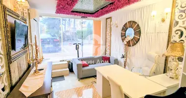 Biuro w kompleksie „Sweet Homes 4” w kurorcie Słoneczny Brzeg w Nesebyr, Bułgaria