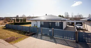 4 room house in Babites pagasts, Latvia