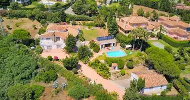 5 bedroom house in Dos Hermanas, Spain