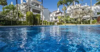 3 bedroom apartment in San Pedro Alcantara, Spain