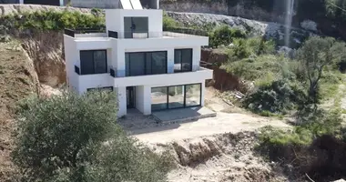 Apartamento 4 habitaciones en Montenegro