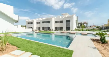 Bungalow 3 bedrooms in Torrevieja, Spain