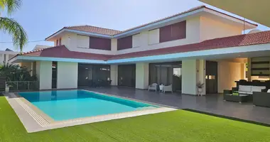 Apartment 6 bedrooms in Nicosia, Cyprus