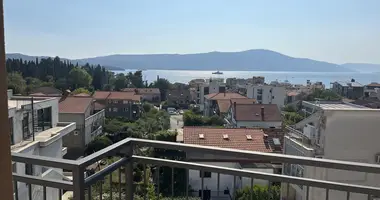 Apartamento 5 habitaciones en Tivat, Montenegro