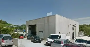 Propiedad comercial 200 m² en Monte Vidon Corrado, Italia