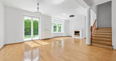 Mieszkanie w Warszawa, Polska