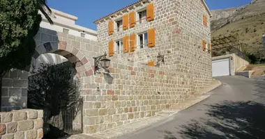 Villa 5 bedrooms in Rijeka Rezevici, Montenegro