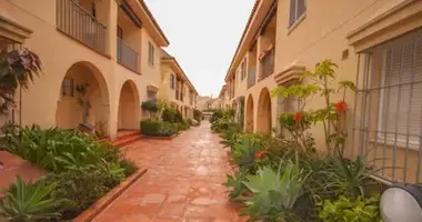 Haus 4 Schlafzimmer in San Pedro Alcantara, Spanien