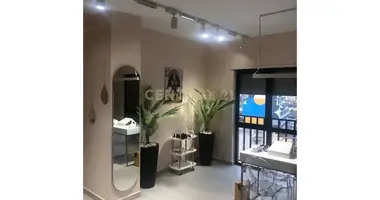 Mieszkanie 4 pokoi w Obwód Tirana, Albania