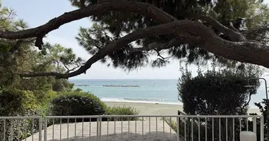 4 bedroom house in Koinoteta Agiou Tychona, Cyprus