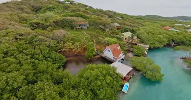 Dom 4 pokoi w Pollytilly Bight, Honduras