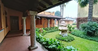 Townhouse 4 bedrooms in Lombardy, Italy